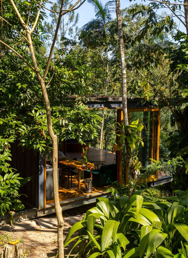 บ้านไม้สไตล์เคบินกลางธรรมชาติ