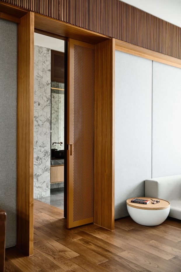 ประตูบานเลื่อน pocket door ประหยัดพื้นที่