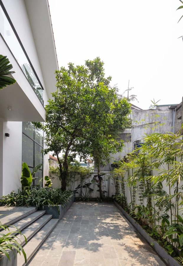ลานและสวนหน้าบ้าน