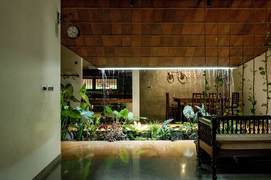 ช่องเปิดรับฝนระบายอากาศในบ้านเขตร้อนชื้น