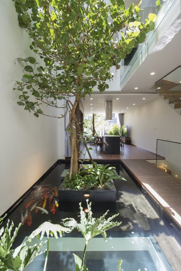 จัดสวนและบ่อปลาในบ้าน