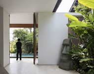 บ้านเปิดออกสู่สระว่ายน้ำ