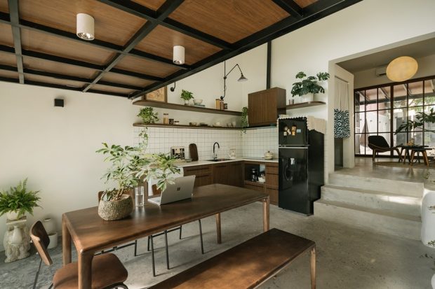 รีโนเวทบ้านเก่าในสไตล์มินิมอลกลิ่นอายญี่ปุ่น