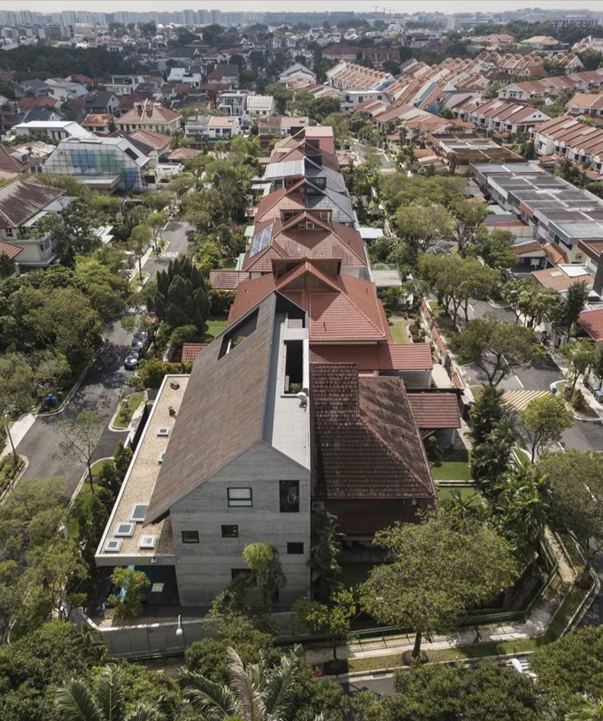 บ้านหลังคาจั่วเดียวลาดเอียงต่ำมีช่องเปิดบนหลังคา