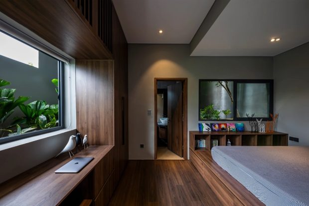 ห้องนอนมีเบย์วินโดว์และสวน