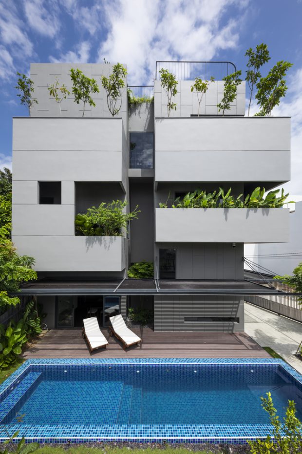 บ้านโมเดิร์นใส่ที่ว่างแนวตั้งแนวนอนรับลมระบายอากาศ