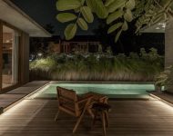 บรรยากาศบ้านและสระว่ายน้ำสวยๆ ช่วงค่ำ