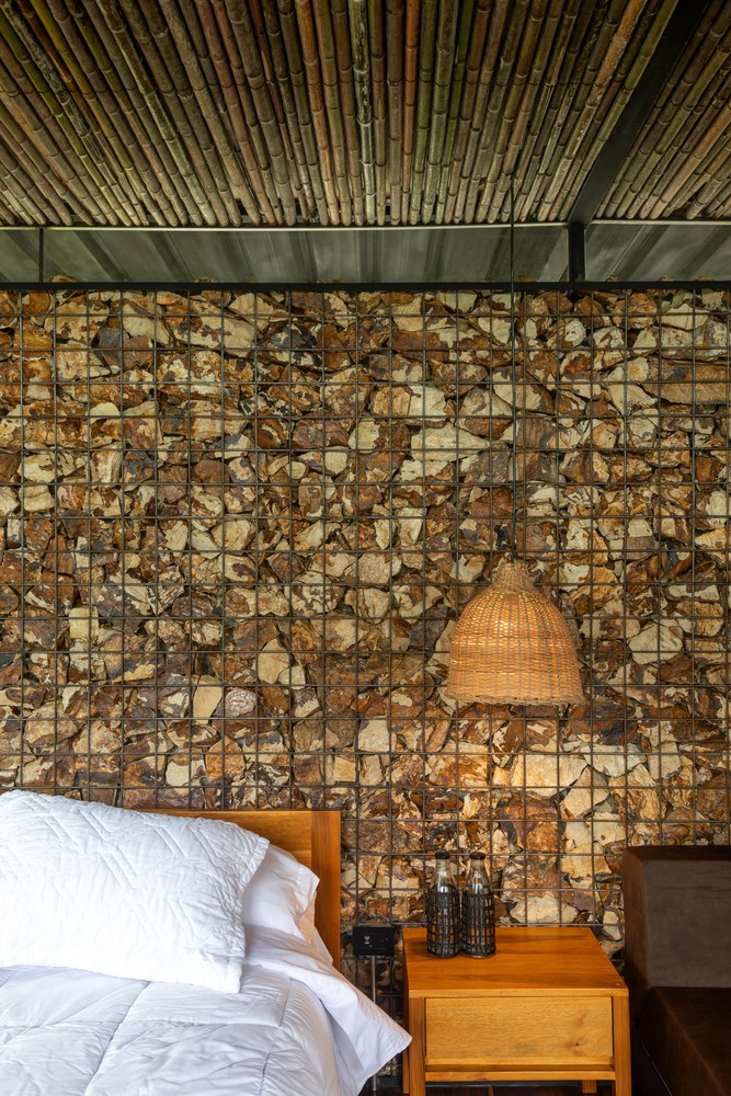 ห้องนอนผนังกล่องกระชุหิน Gabion