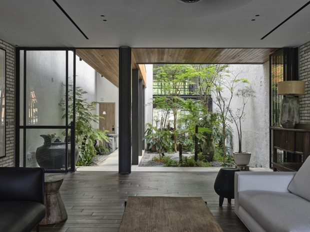 บ้านเปิดโล่งเชื่อมต่อลานสวนภายใน