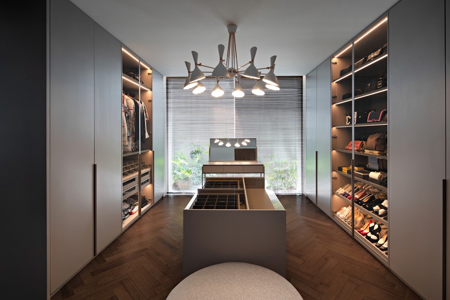 walk-in closet หรูหรา