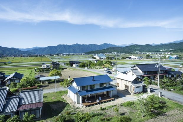 ปรับปรุงบ้านไม้ร้อยปีให้ทันสมัย